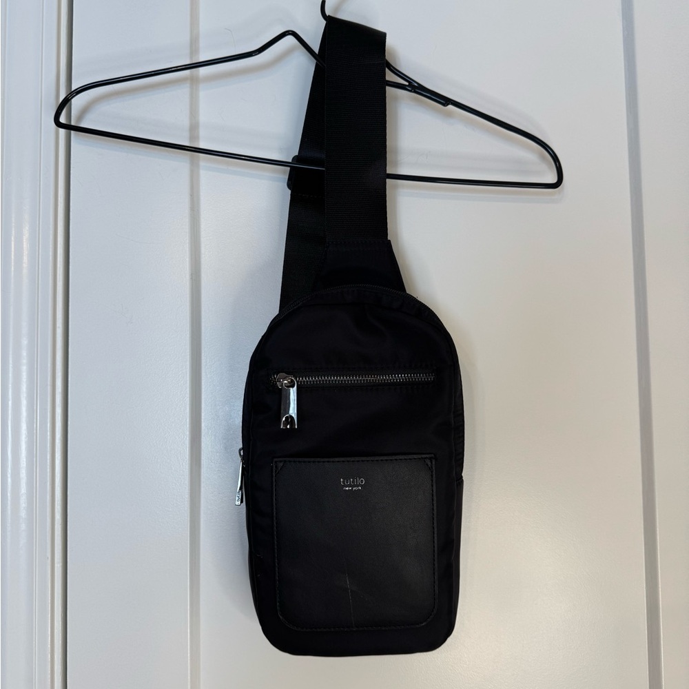 Tutilo New York Black Sling Bag